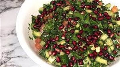 سلطة الرمان طبق صحي ولذيذ يجمع بين الطعم الحلو والحامض