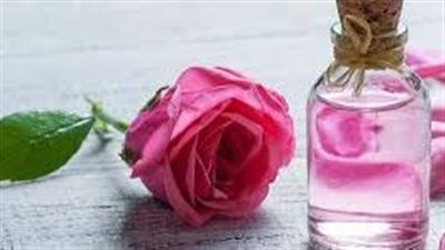 ماء الورد للبشرة الدهنية
